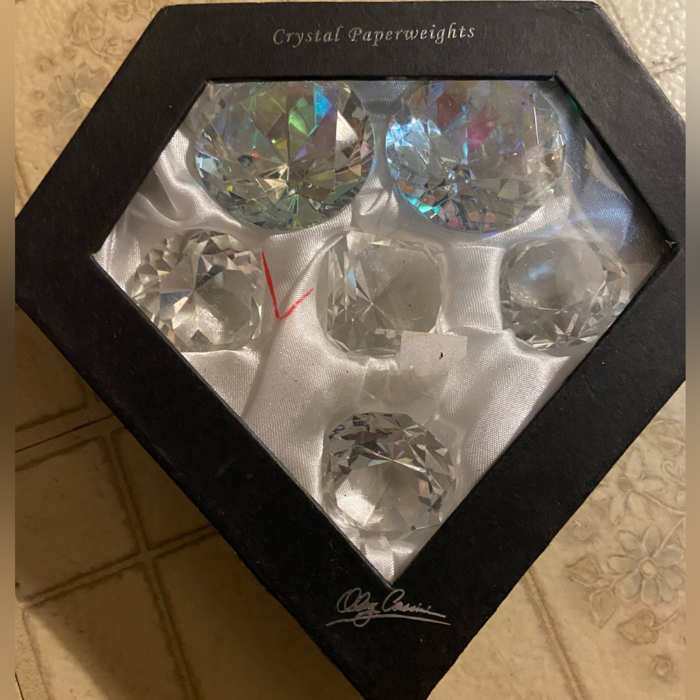 Oleg Cassini Crystal Diamond Paperweight Set